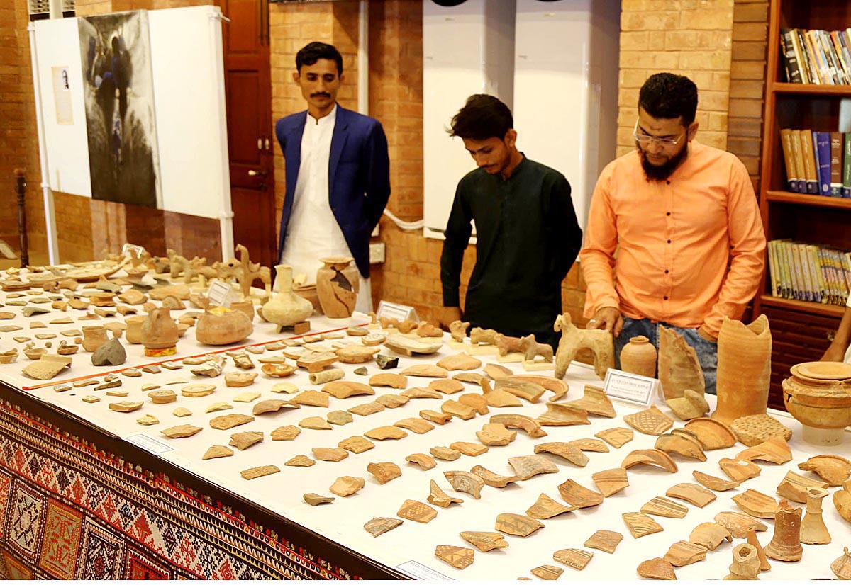 Art lover students are taking keen interest in the handicrafts of Art and Design University of Sindh & Sadqain organizing an exhibition on the Relics and Artifacts of historical sites of Sindh at Besant Hall