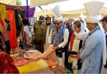 Deputy Commissioner Bahawalpur Zaheer Anwar Jappa, Sumaira Rabbani Additional Deputy Commissioner (HQ) Bahawalpur and others are inspecting the stall set up on the occasion of Punjab Culture Day