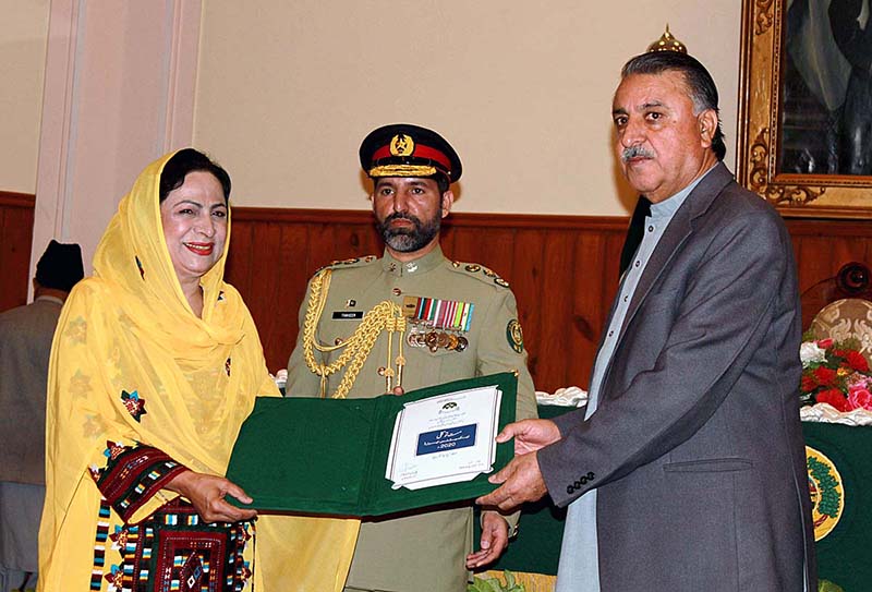 <em>Governor Balochistan Malik Abdul Wali Kakar conferring Presidential and Excellence Awards on various personalities for their outstanding performance and best services during a ceremony on Pakistan Day held at Governor House</em>