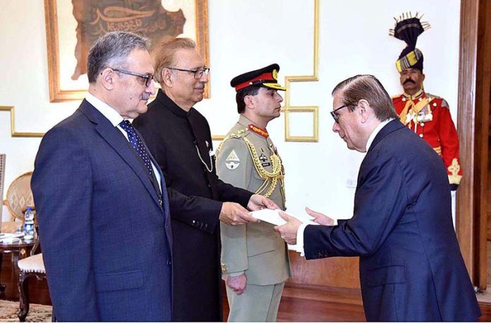 The Non-Resident Ambassador-designate of Ecuador to Pakistan Pascual Del Cioppo Aragund presenting his credentials to President Dr. Arif Alvi at Aiwan-e-Sadr
