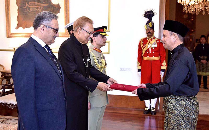 The High Commissioner-designate of Malaysia to Pakistan Mohammad Azhar Mazlan presenting his credentials to President Dr. Arif Alvi at Aiwan-e-Sadr