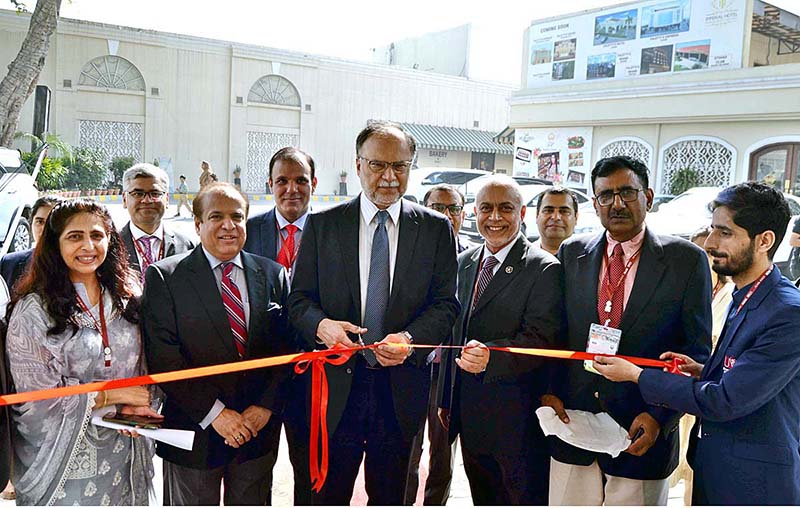 Federal Minister for Planning and Development Professor Ahsan Iqbal Inaugurating the International Conference on Health organized by UVAS Lahore