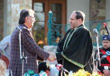 Balochistan High Court Chief Justice Naeem Afghani congratulating Malik Abdul Wali Kakar after taking oath as Governor Balochistan