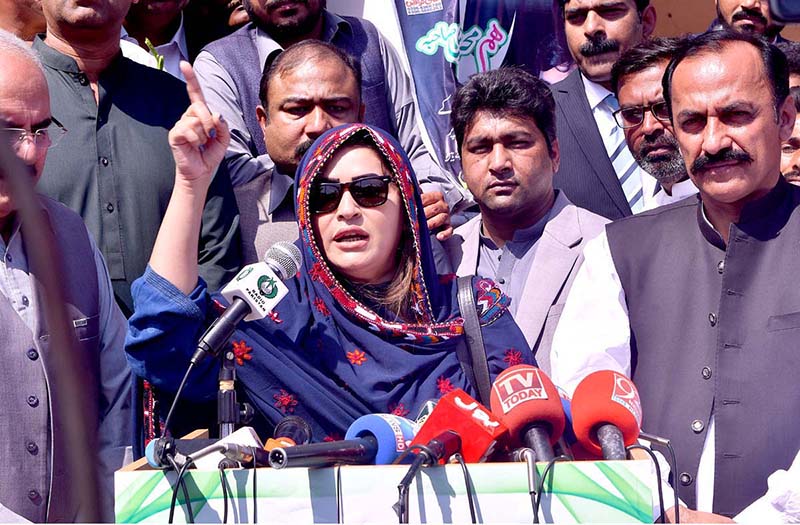 Federal Minister for Poverty Alleviation, Social Safety and Chairperson Benazir Income Support Program, Ms Shazia Marri addressing a workers convention at Khan Garh