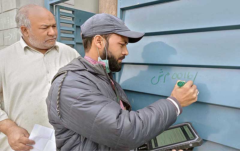 Officials collecting data from a citizen during the frist ever digital population and housing census in 10th districts of Gilgit-Baltistan