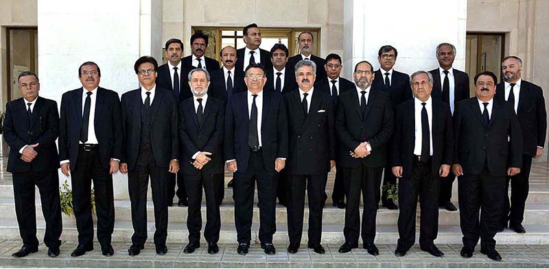 Chief Justice of Pakistan Umar Ata Bandial along with Supreme Court’s honorable Judges Justice Yaya Khan Afridi, Justice Jamal Khan Mandukhail, Justice Muhammad Ali Mazahr, Chief Justice Balochistan High Court Naeem Afghan and BHC’s judges group photo at Supreme Court Registry’s new established building