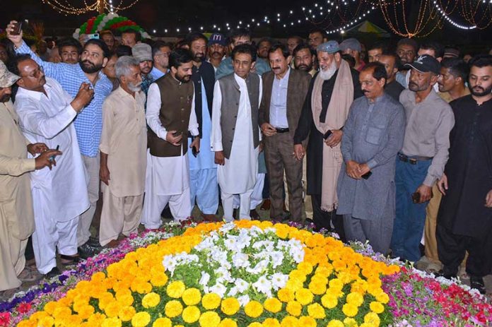 Convener of MQM Pakistan Dr. Khalid Maqbool Siddiqui visiting the flowers stalls at the opening ceremony of Jashan-e-Baharan Flowers Show at Shaheed Millat Park