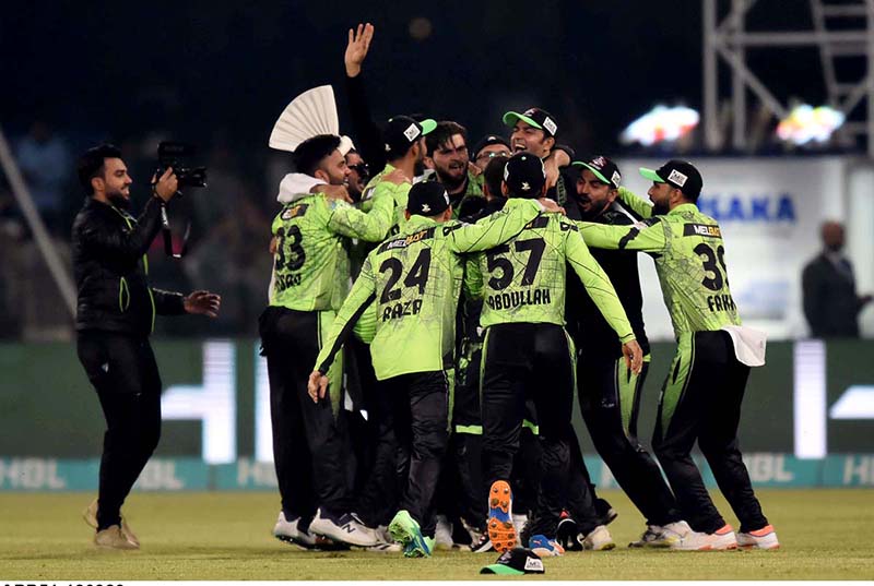 Lahore Qalanders players celebrated after won the Final match of the Pakistan Super League (PSL 8) Twenty20 Final cricket match between Multan Sultan and Lahore Qalanders at the Gaddafi Cricket Stadium