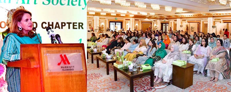 First Lady Begum Samina Alvi addressing the National Floral Art Show held by the Floral Art Society of Pakistan's Islamabad Chapter
