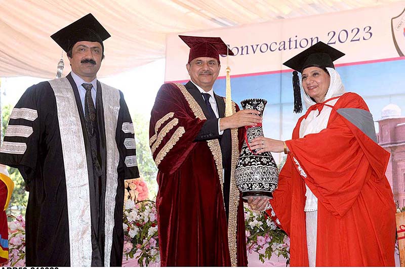 The caretaker provincial education minister Mansoor Qadir is distributing degrees and medals among position holder students at the convocation of Government Queen Mary College