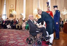 President Dr. Arif Alvi conferring the Pakistan Civil Award of Nishan-i-Imtiaz upon Sartaj Aziz in recognition of his services in the field of Public Service at the Investiture Ceremony on Pakistan Day, held at Aiwan-e-Sadr