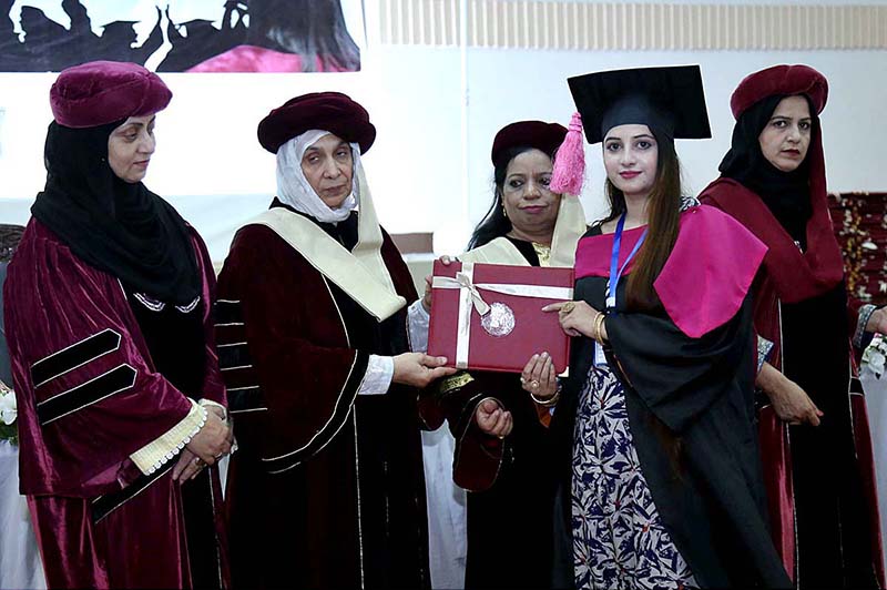 VC SBBWU Prof. Dr. Safia Ahmed and Care Taker Education Minister Daar Shad Qaiser awarding a degree to students during 7th Convocation of SBBWU