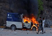 Police books Imran, other PTI leaders with terrorism charges for causing 'chaos' outside FJC