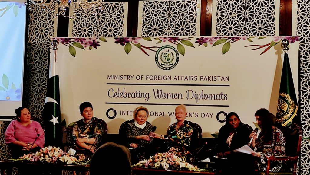 Women diplomats lauded for serving country with leadership, professionalism