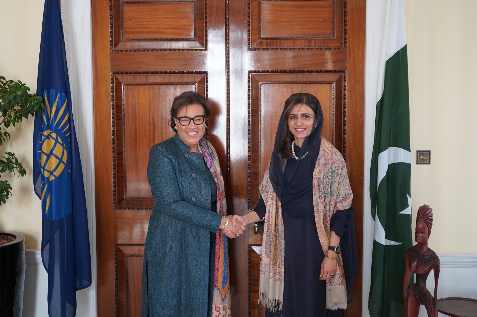 MoS Hina meets Ghana FM, Commonwealth Sec General