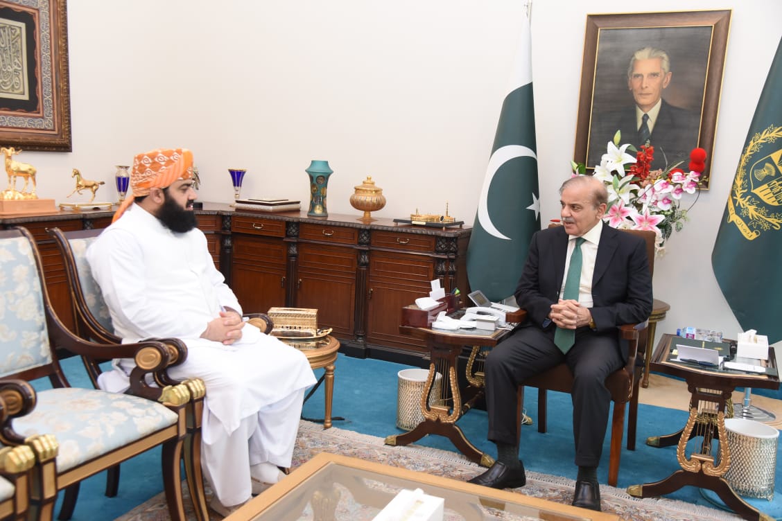 Communications Minister calls on PM