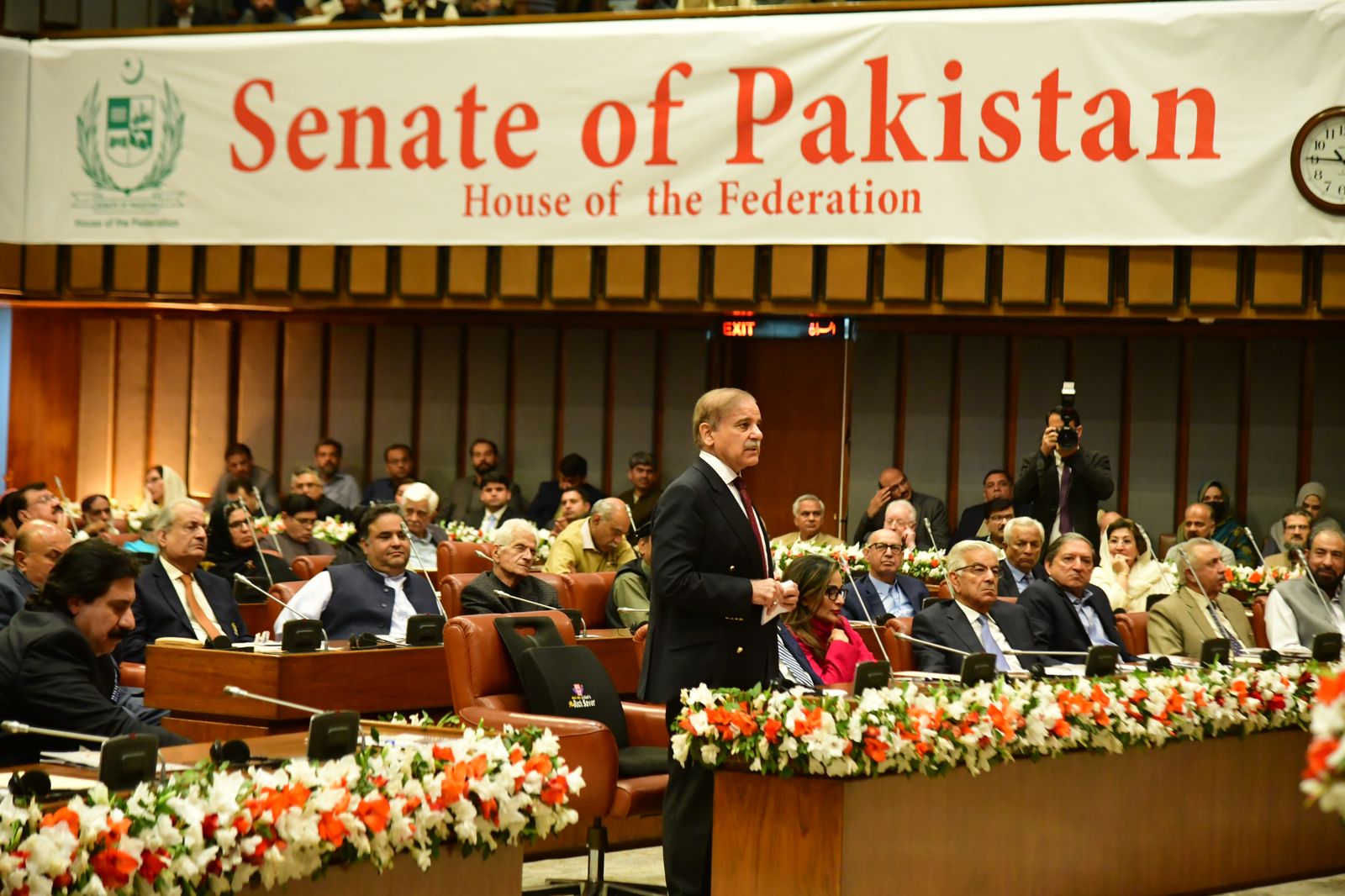 PM calls for national unity to tackle challenges, attain fiscal stability