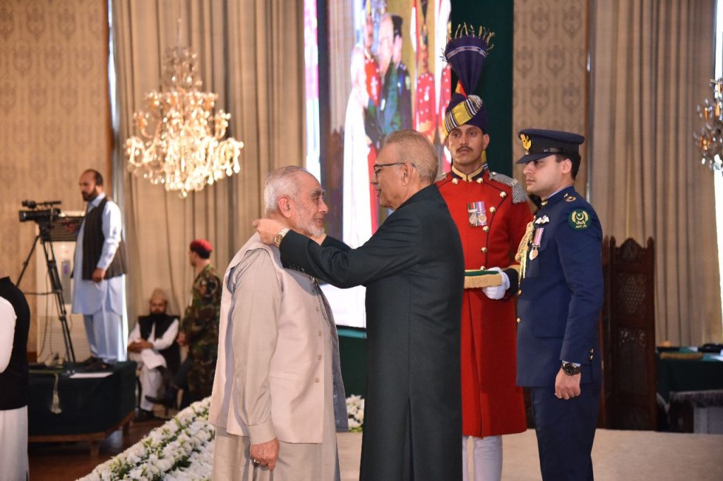 President confers Pakistan civil awards on 135 individuals for public service, gallantry