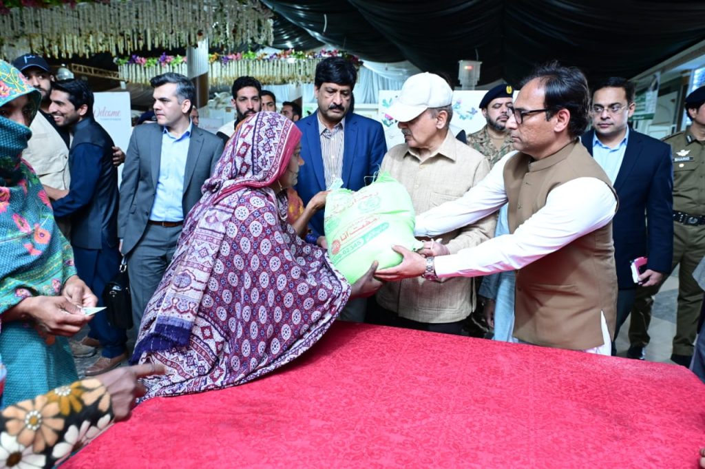 PM visits free flour distribution centers, reviews process