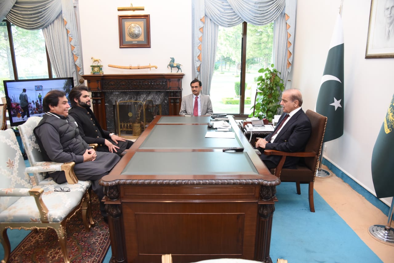 PM, Hanif Abbasi discuss political situation