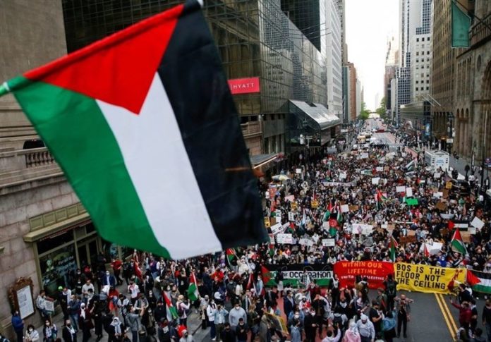 Hundreds rally in New York's Times Square to condemn Israeli raids on Al-Aqsa Mosque