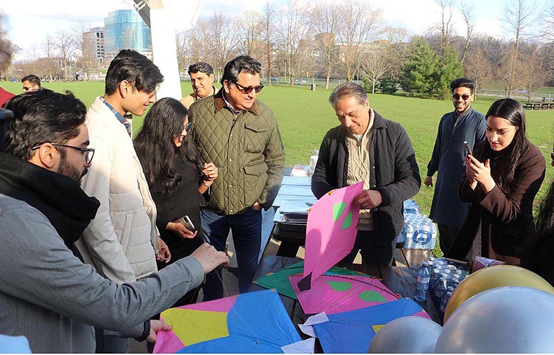 High Commissioner Zaheer A. Janjua joined students in kite flying and other sports. He praised their display of identity and culture through the event and encouraged their participation in future events by the Pakistani High Commission and Consulates