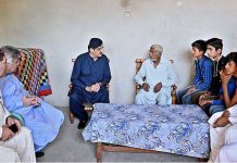 Sindh Chief Minister Syed Murad Ali Shah condolence with father Sudhu Mal and children of Shaheed Police official Kishore Kumar at Gharibabad Mohalla Naudero, who martyred during the encounter with robbers in the Kacha area of Ghotki