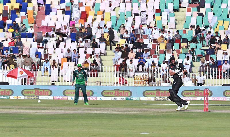 Players in action during the second one day international cricket match between Pakistan and New Zealand at Pindi Cricket Stadium