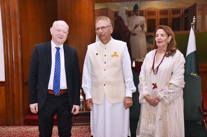 President Dr Arif Alvi exchanging Eid greetings with people from different walks of life, including diplomats, at an Eid Milan event, at Governor House