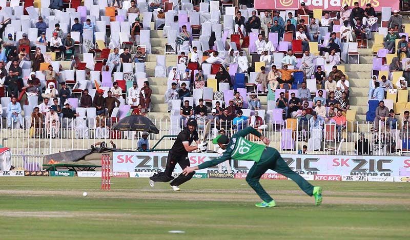 Players in action during the second one day international cricket match between Pakistan and New Zealand at Pindi Cricket Stadium