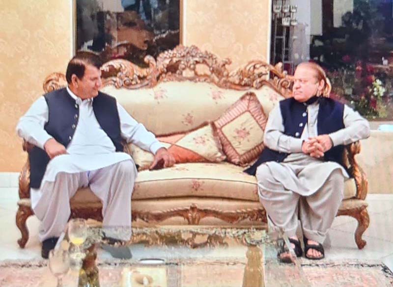 Advisor to the PM on National Heritage and Culture, Amir Muqam in a meeting with PML-N Chief and Ex Prime Minister Muhammad Nawaz Sharif