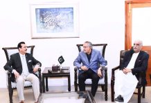 Former Prime Minister Syed Yousuf Raza Gilani and Syed Khurshed Ahmed Shah Federal Minister for Water Resources met Federal Minister for Finance and Revenue Senator Mohammad Ishaq Dar at Finance Division