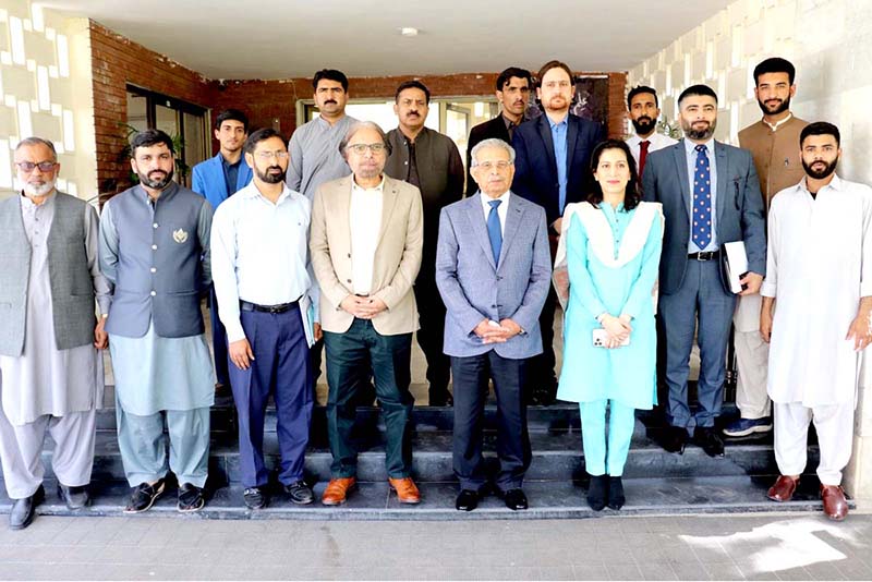 Federal Minister for Education and Professional Training, Rana Tanveer Hussain in a group photo during his visit to the National Curriculum Council