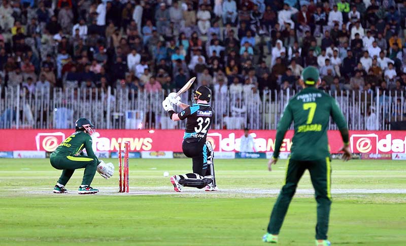 Pakistan and New Zealand Cricket team in action during the 3rd T-20 match at Rawalpindi Cricket Stadium