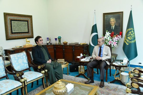 PM, FM discuss political situation
