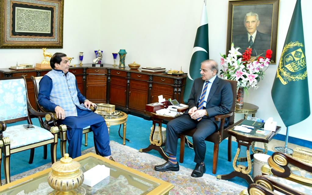 Ex-MNA Hanif Abbasi calls on PM