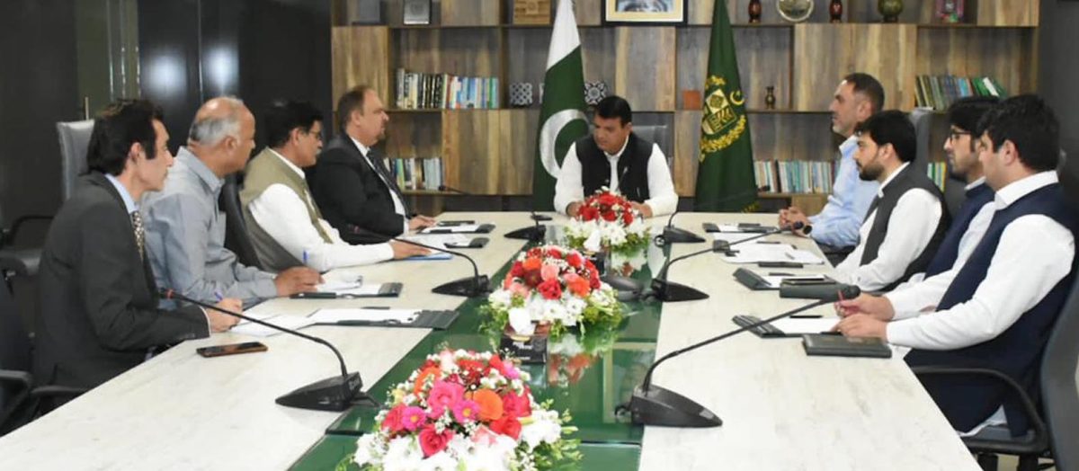 Govt's top priority to provide relief to people: Amir Muqam