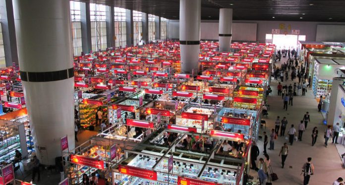 Largest-ever Canton Fair kicks off in Guangzhou, China