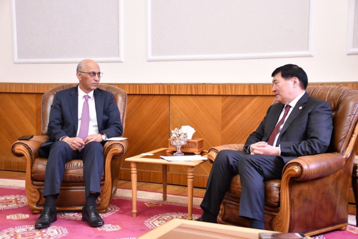 Moin ul Haque presents credentials to Mongolian President as non resident ambassador