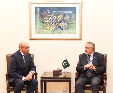 Ambassador-designate of Pakistan to KSA calls on Ishaq Dar