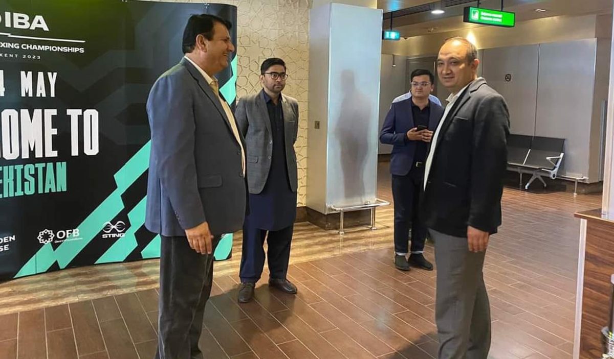 Amir Muqam receives warm welcome in Tashkent