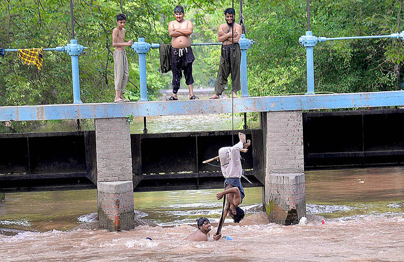 Youngsters are enjoying in the canal