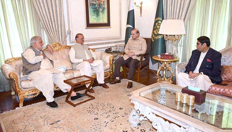 Leader of the Opposition in National Assembly Raja Riaz Ahmad and MNA Nawab Sher Waseer call on Prime Minister Muhammad Shehbaz Sharif