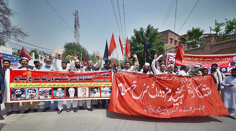 Railway Workers Union held a rally with solidarity to laborers in front of the Press Club
