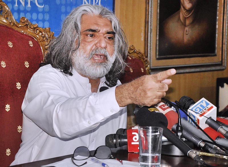 Major (Retd) Khurram Hameed Khan Rokhri addressing a press conference at National Press Club