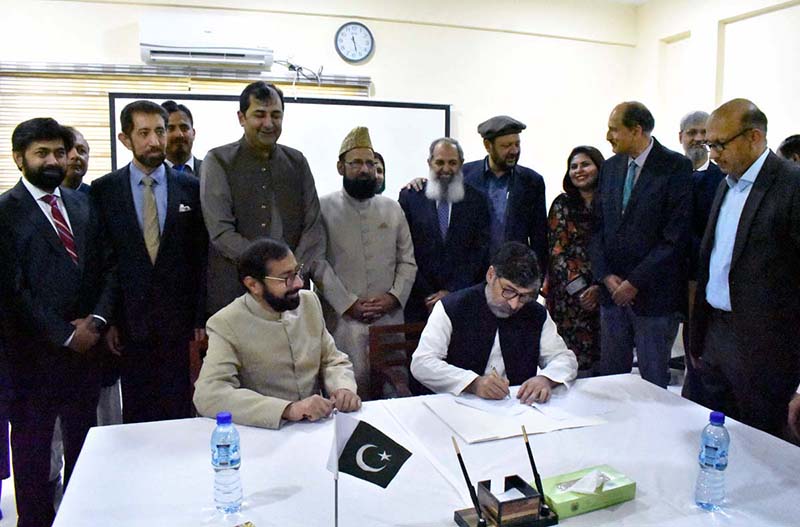 Chief Minister Gilgit-Baltistan Khalid Khurshid Khan witnessing the MOU signing between the College of Physicians & Surgeons Pakistan (CPSP) and Govt. of Gilgit-Baltistan for College of Physicians & Surgeons Pakistan Skerdu center