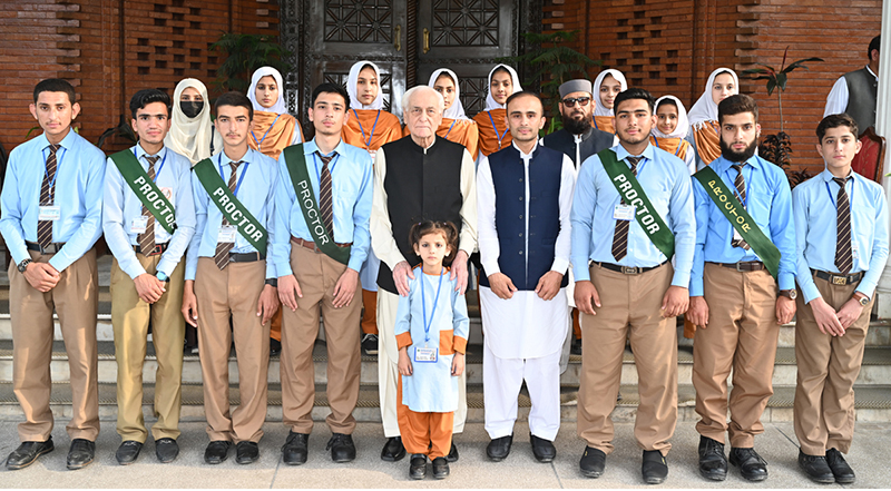 Caretaker Chief Minister Khyber Pakhtunkhwa Muhammad Azam Khan in a group photo with Special Children