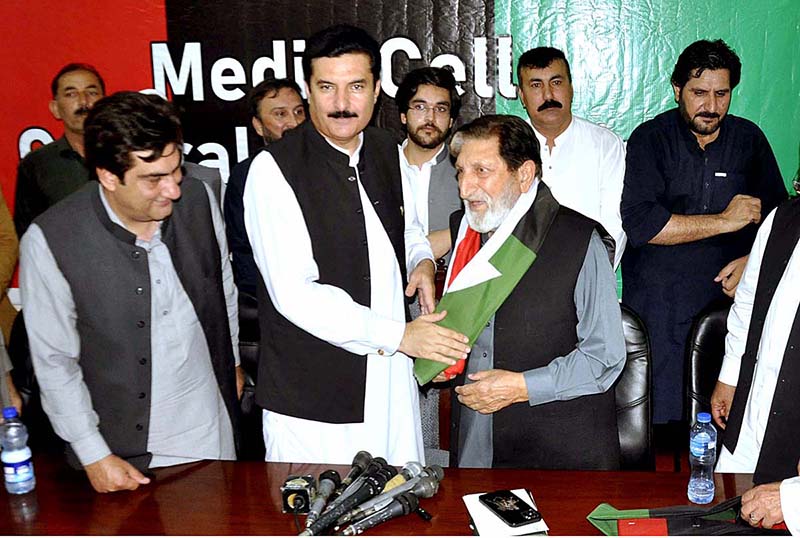 Minister of State for Poverty Alleviation & Social Safety Faisal Karim Kundi, addressing a Press conference at the joining declaration of Ex- MNA Usman Khan Tarakai in PPP at PPP House