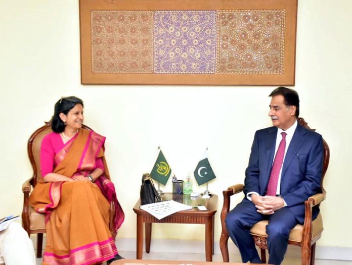 Ms. Mamta Murthi, Vice President of the World Bank for Human Development calls on Sardar Ayaz Sadiq, Federal Minister for Economic Affairs to discuss needs for Human Development in Pakistan