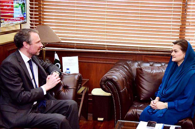 Deputy British High Commissioner to Pakistan, Andrew Dalgleish, calls on Federal Minister for Information and Broadcasting, Marriyum Aurangzeb